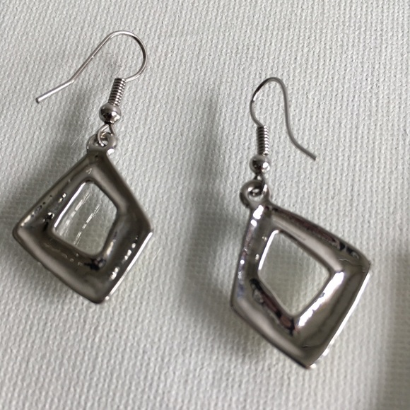 Passion Collar Necklace & Matching Earrings Set Yellow Gold - Picture 7 of 11